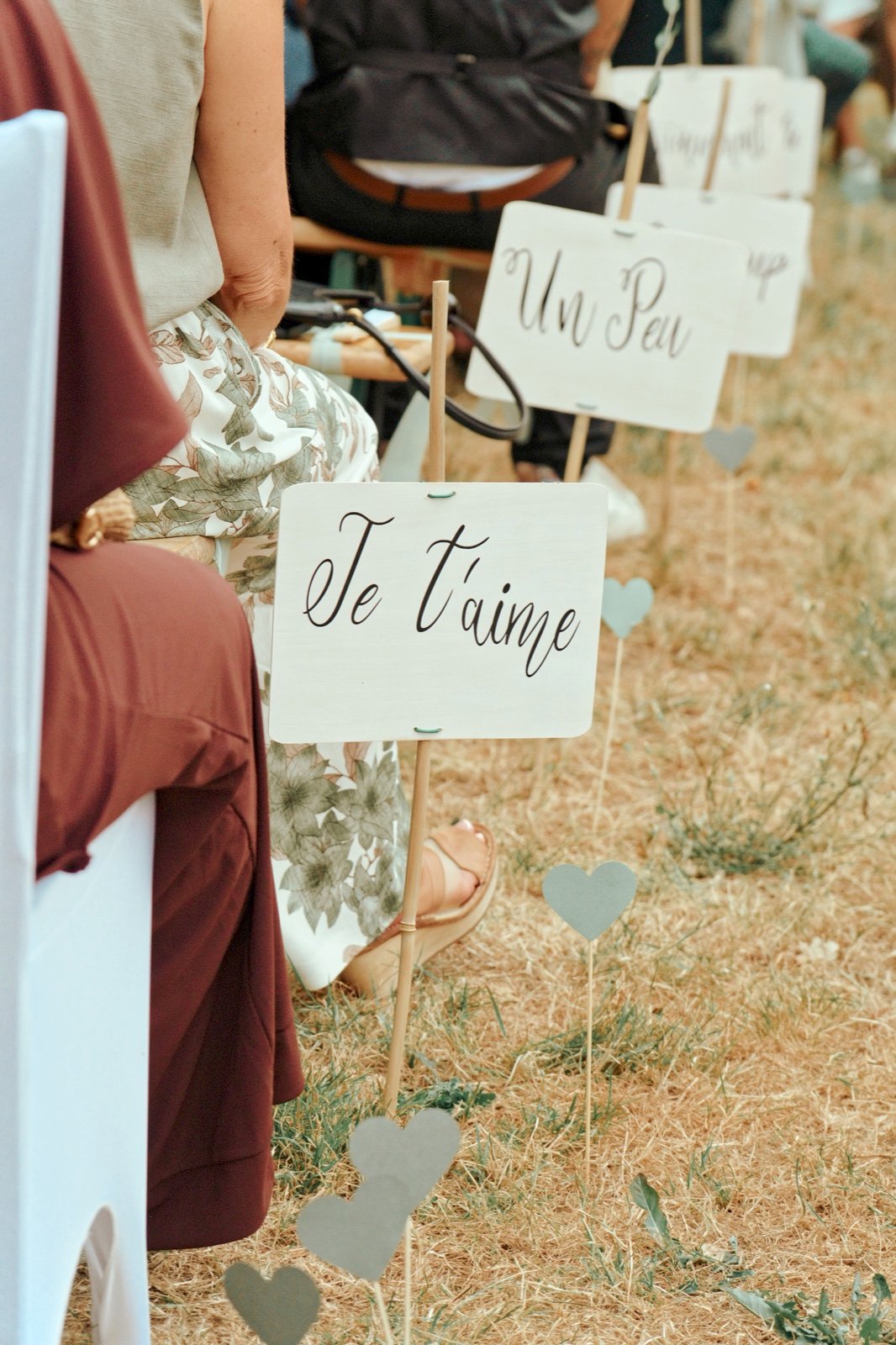 Panneaux décoratifs préparés pour un mariage
